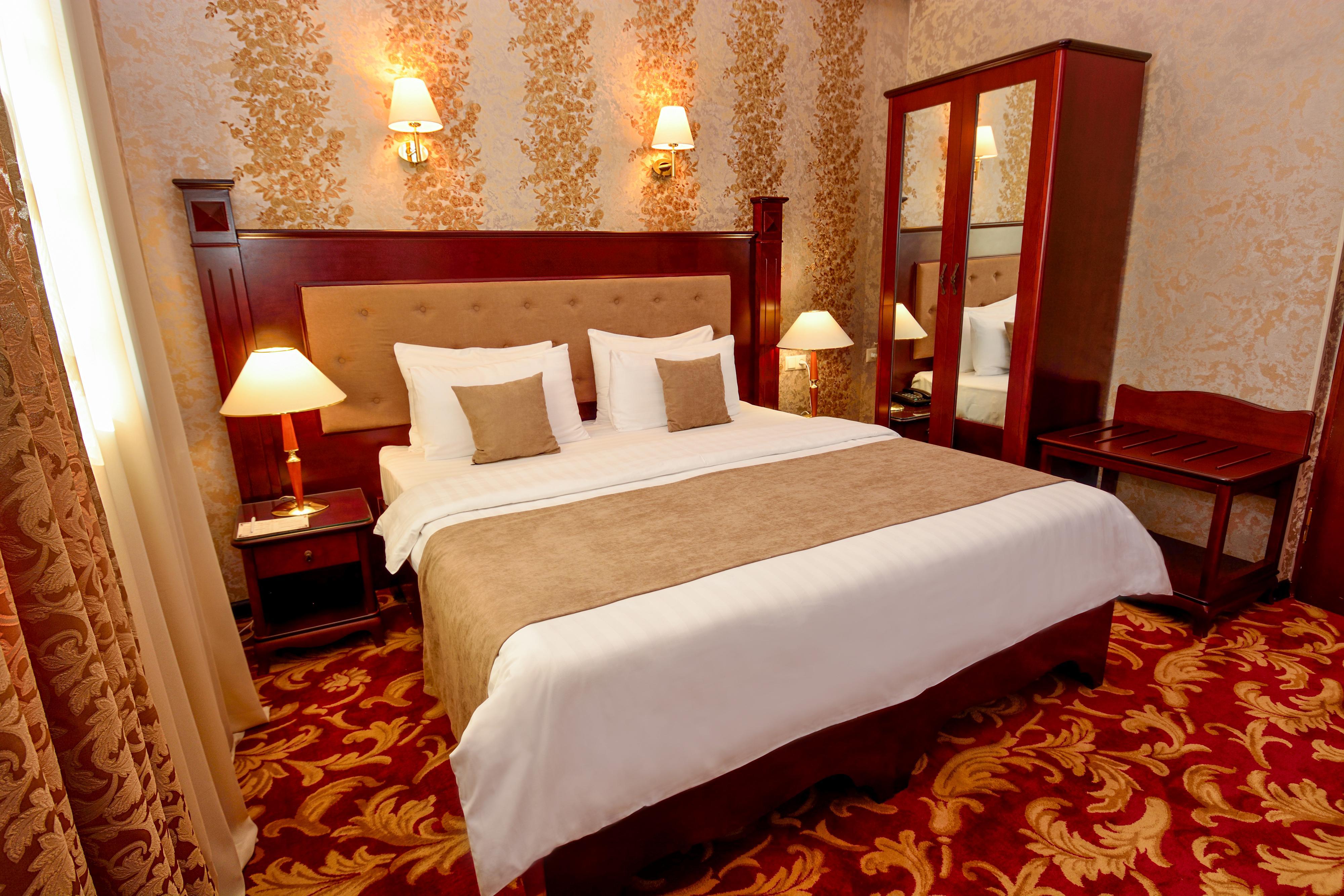 River Side Hotel Tiflis Exterior foto A bedroom in the hotel