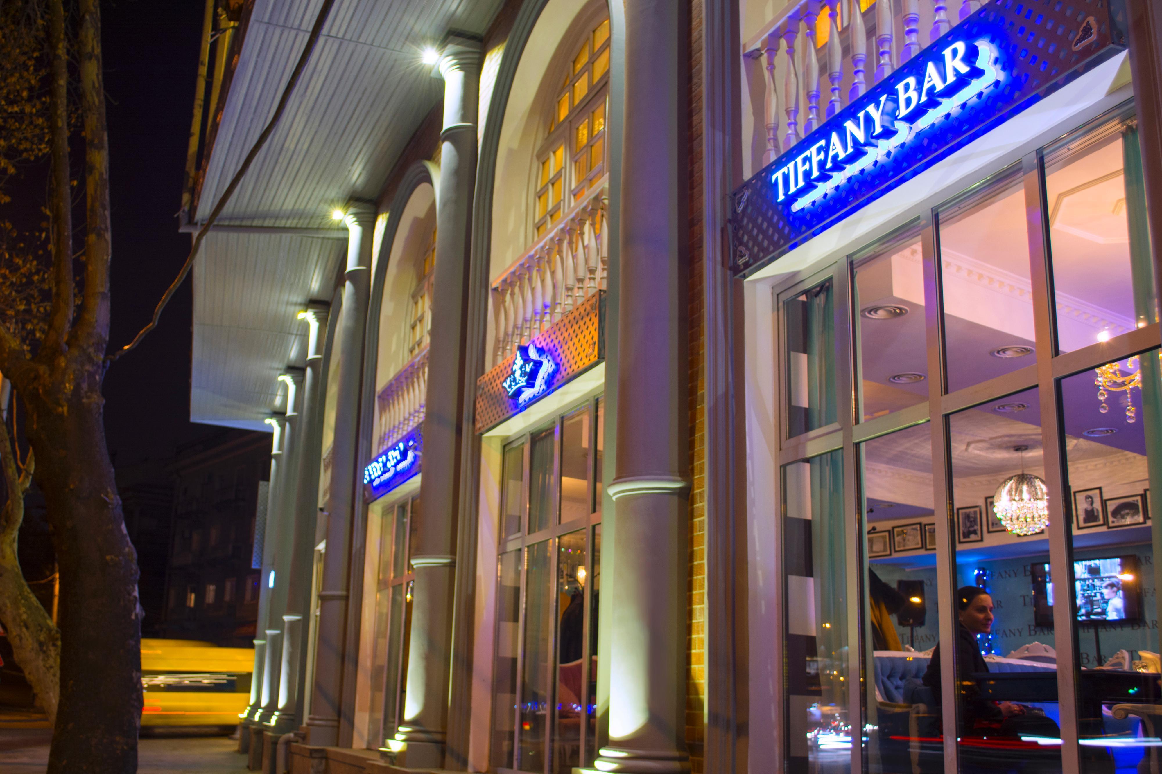 River Side Hotel Tiflis Exterior foto Tiffany Bar