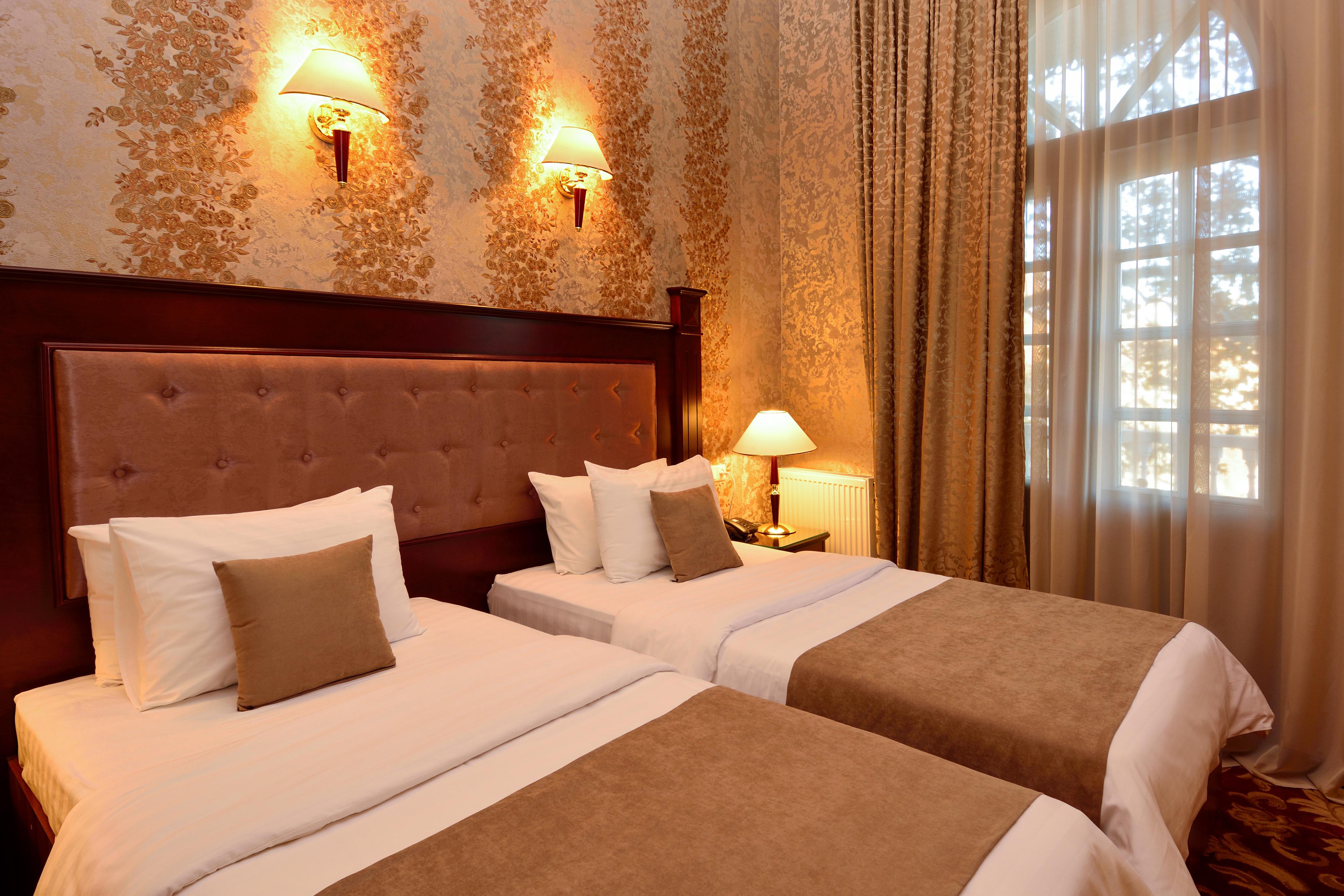 River Side Hotel Tiflis Exterior foto A room at the hotel