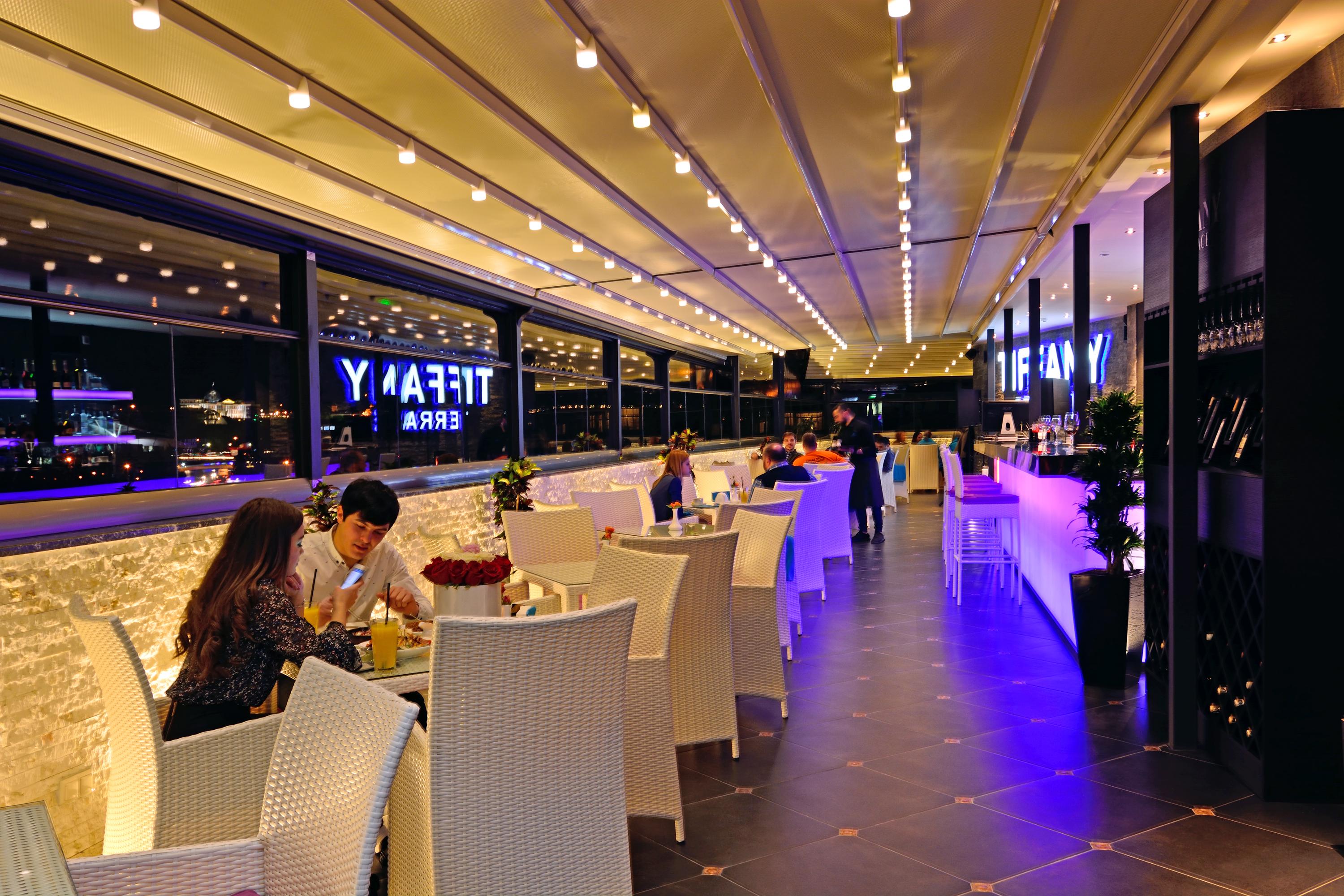 River Side Hotel Tiflis Exterior foto Restaurant in the hotel