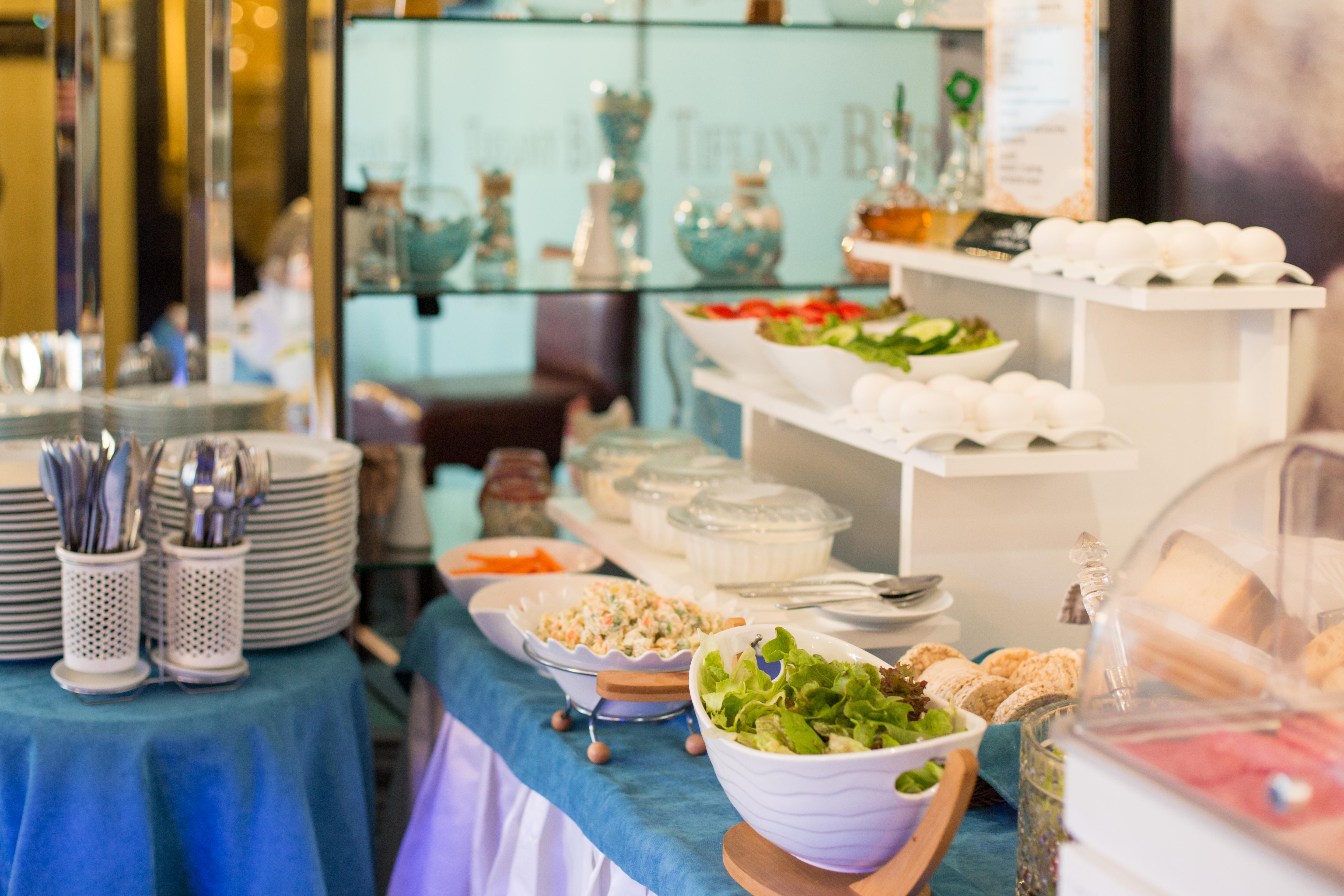 River Side Hotel Tiflis Exterior foto A salad bar