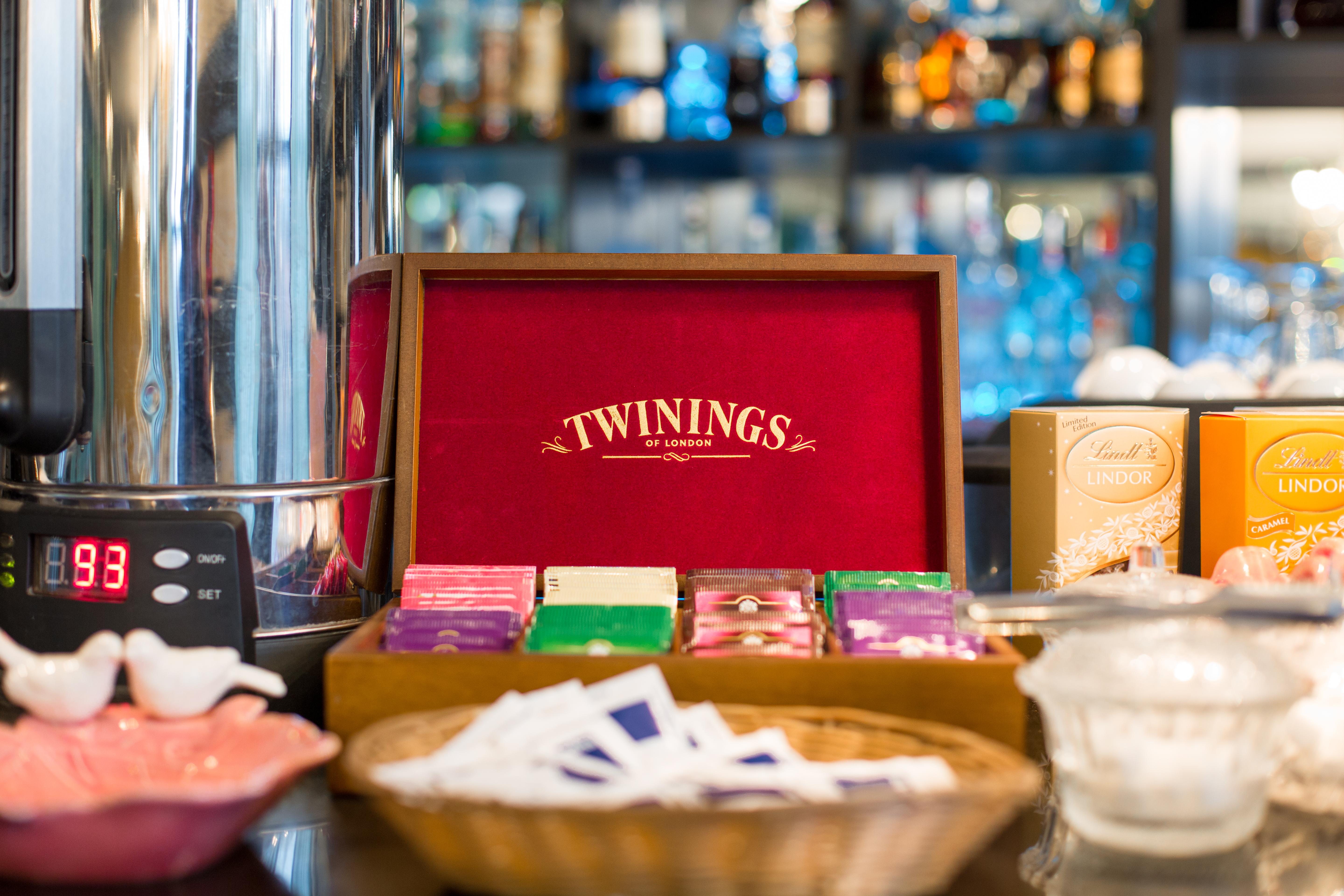 River Side Hotel Tiflis Exterior foto Twinings tea
