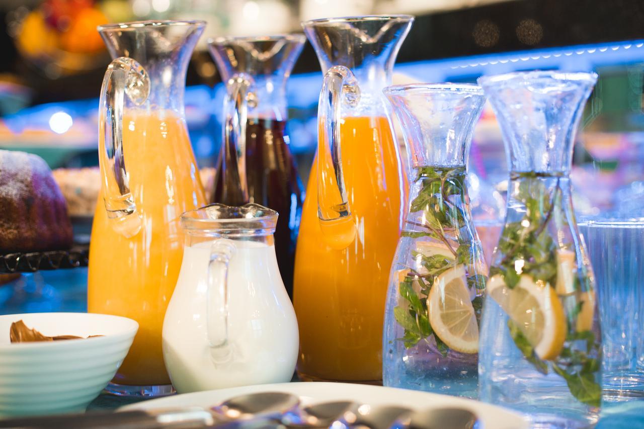 River Side Hotel Tiflis Exterior foto Orange juice