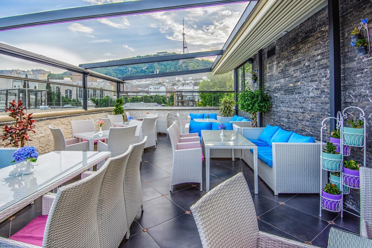 River Side Hotel Tiflis Exterior foto Skyline Bar