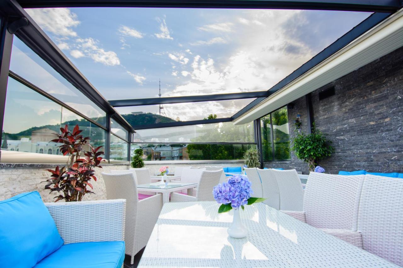 River Side Hotel Tiflis Exterior foto The Sky Bar